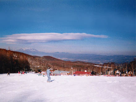 photo：浅間山を見る八千穂高原スキー場：茶臼山