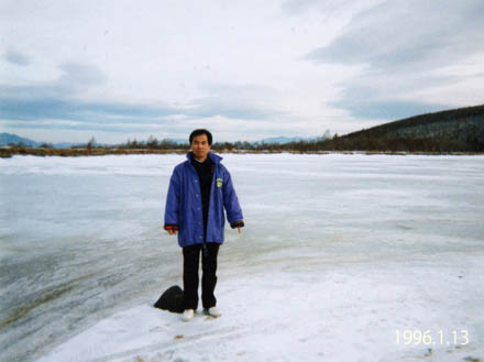 photo：湖面が凍った八千穂レイク：茶臼山