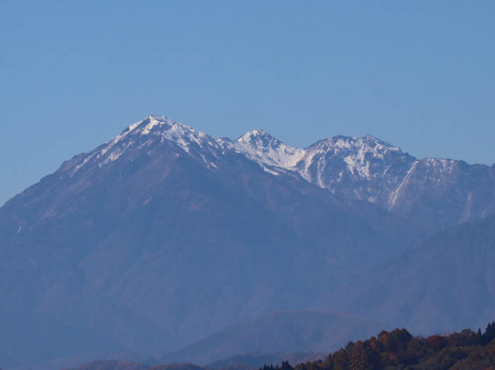 蓮華岳（左）針木岳：茶臼山アルプス展望所から