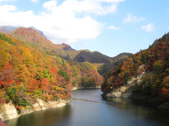 photo：紅葉の季節奥裾花大橋から：鬼無里