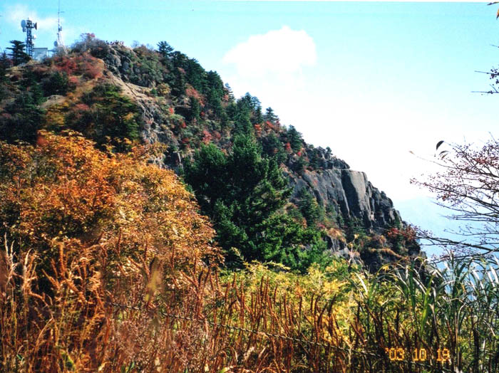 photo：山頂と屏風岩：三ツ峠山