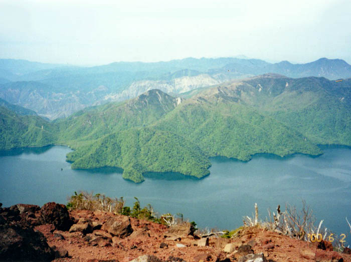 photo：中禅寺湖を見下ろす：男体山