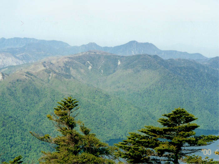 photo：17庚申山と皇海山