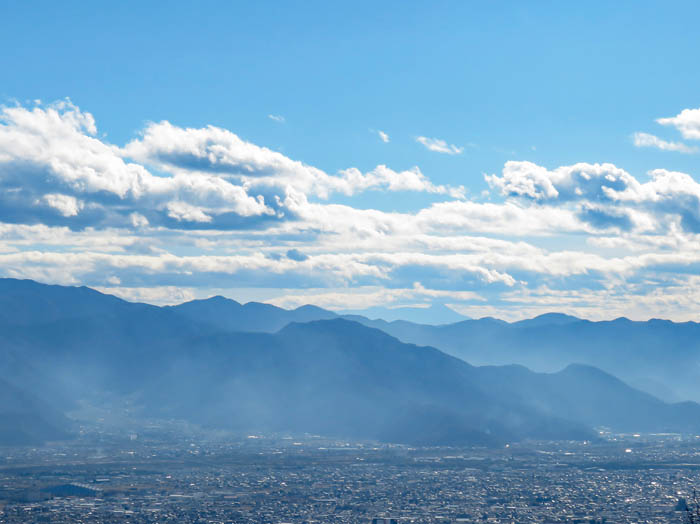photo：遠く蓼科山が見えてきた：三登山