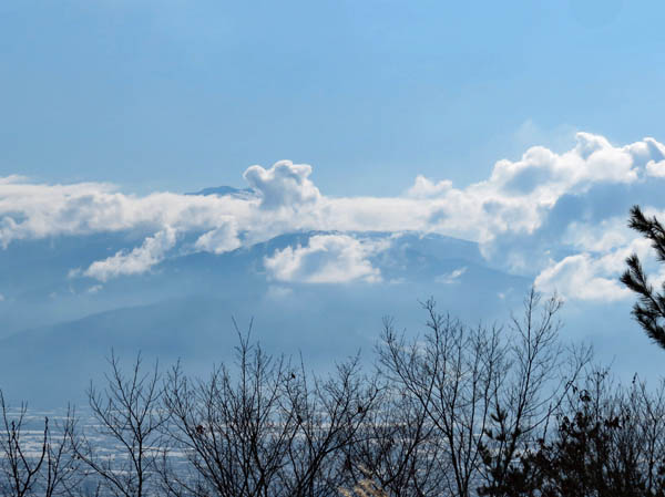 photo：菅平に雲が湧く：地附山