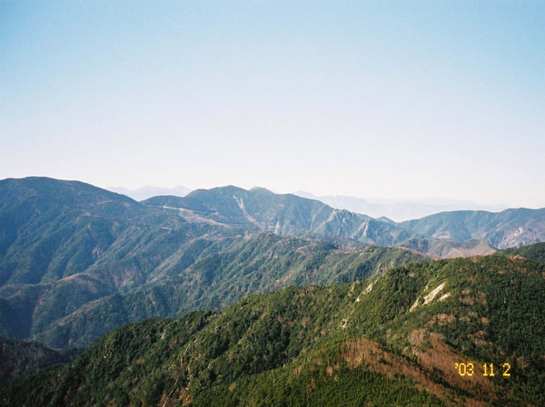 photo　甲武信岳より金峰山（中央）