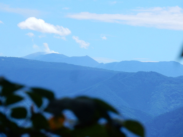 photo：浅間山・地附山旗立の岩付近から