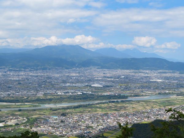 photo：こしき岩から　左から飯縄山、黒姫山、妙高山・若穂太郎山