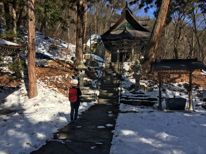 駒弓神社で：地附山