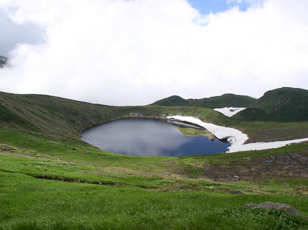 photo：鳥海湖（カルデラ湖）・鳥海山