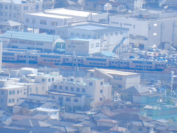 photo：JR長野車両C解体線周辺,総２階建215系電車・地附山から