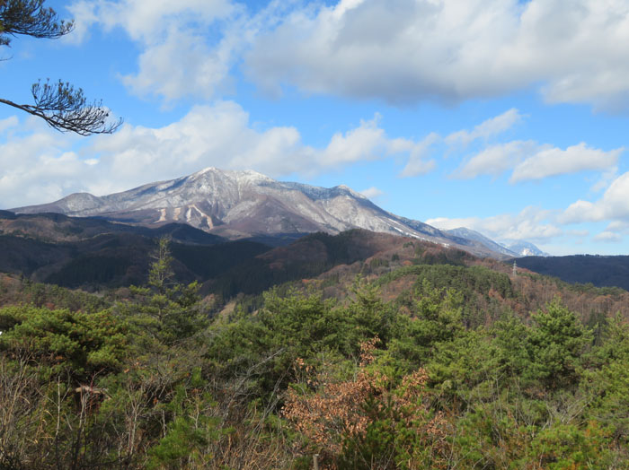 photo：雪化粧した飯縄山　地附山山頂付近から
