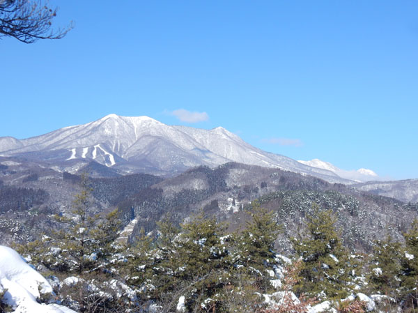 photo：飯縄山、黒姫山、妙高山・地附山山頂から