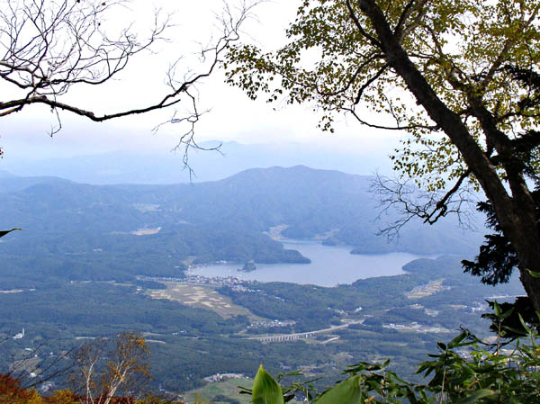 photo：野尻湖を見下ろす・黒姫山
