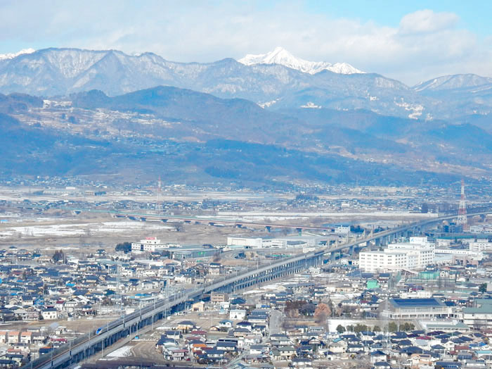 photo：高妻山と北陸新幹線・有明山登山道から