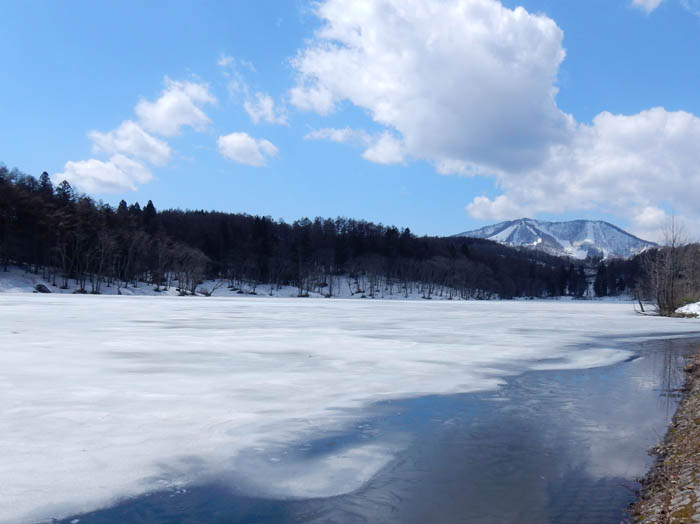 写真6希望湖と斑尾山・斑尾高原