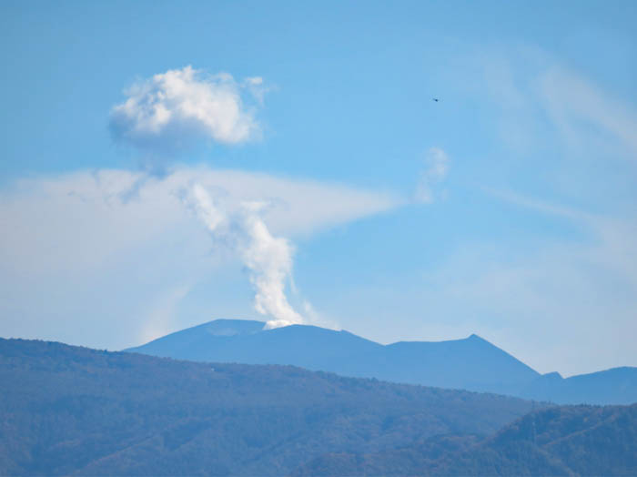 photo：噴煙か　浅間山：地附山