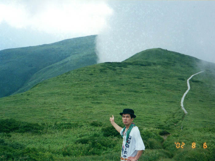 photo縦に仕切られた雲