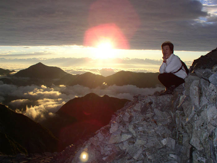 photo38朝日を浴びて/穂高岳山荘