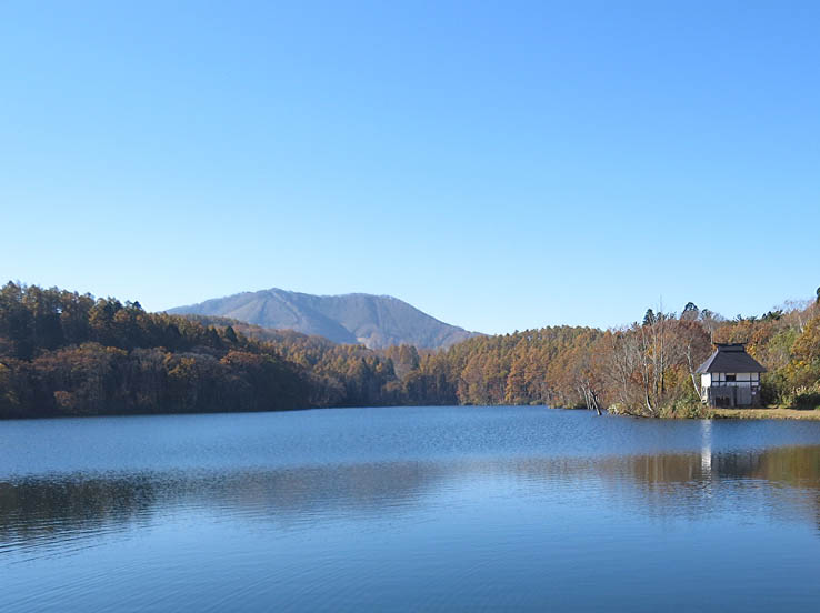 希望湖と斑尾山