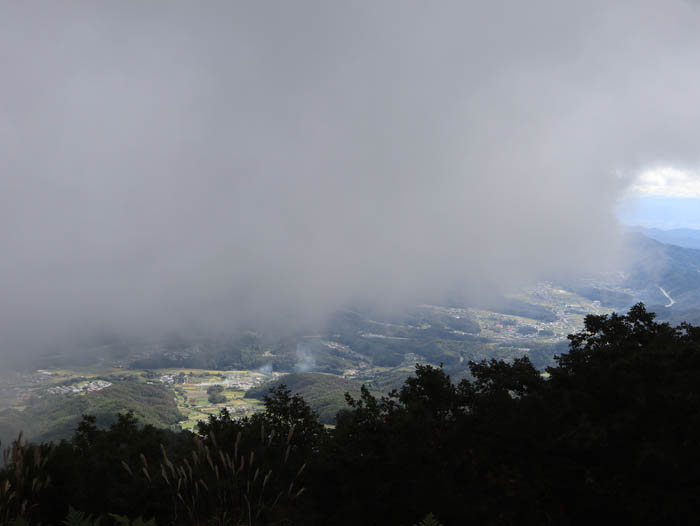 山頂の雲