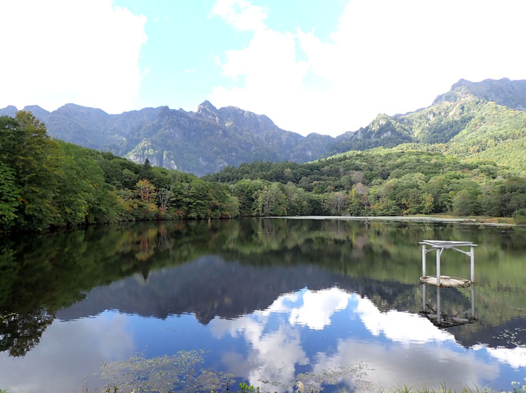 photo9鏡池に映る戸隠連峰 