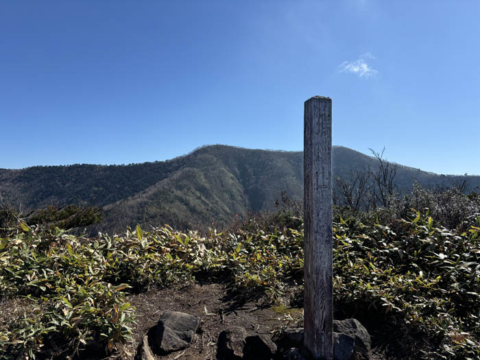 瑪瑙山山頂から飯綱山