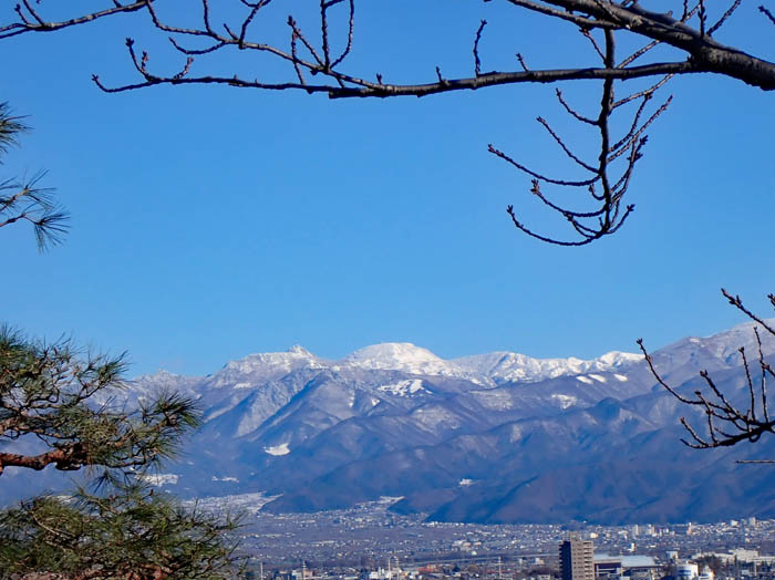 photo6笠岳、横手山が綺麗に見える