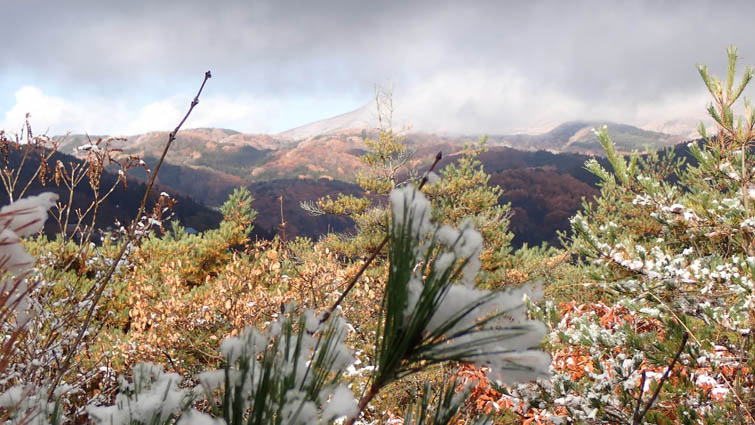 地附山山頂から飯縄山方面
