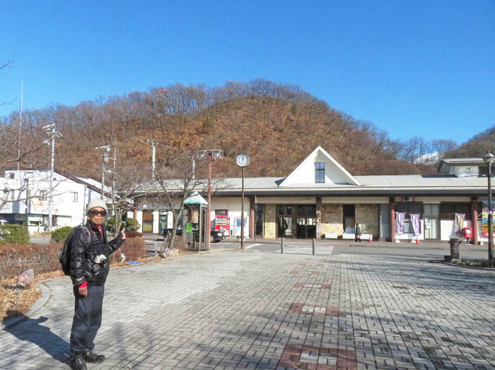 photo16屋代駅の後ろに一重山