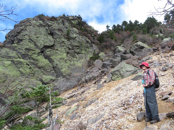 photo：緑色の崖・赤石山