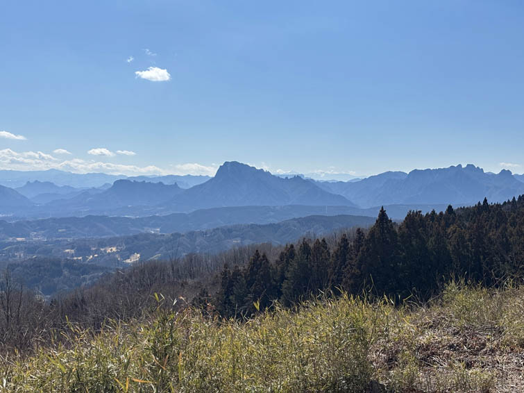 妙義山と周囲の山々