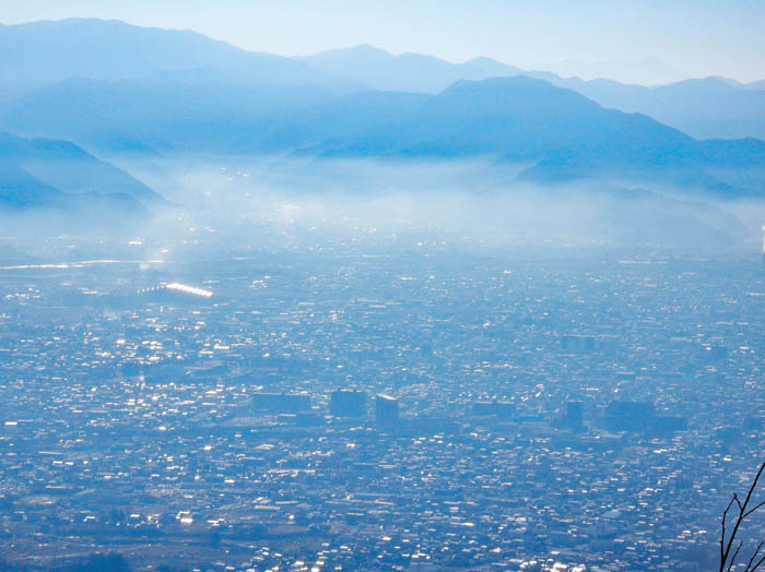 霞む町